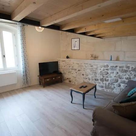 Madeleine - Maison Proche Des Arenes Holiday home *