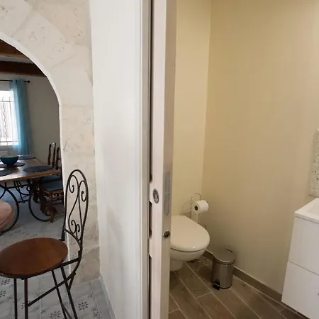 Holiday home Madeleine - Maison Proche Des Arenes
